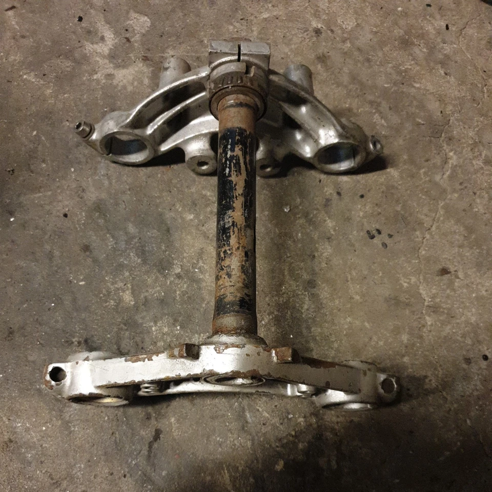  Kawasaki Z1000 yoke - Image 3 of 4