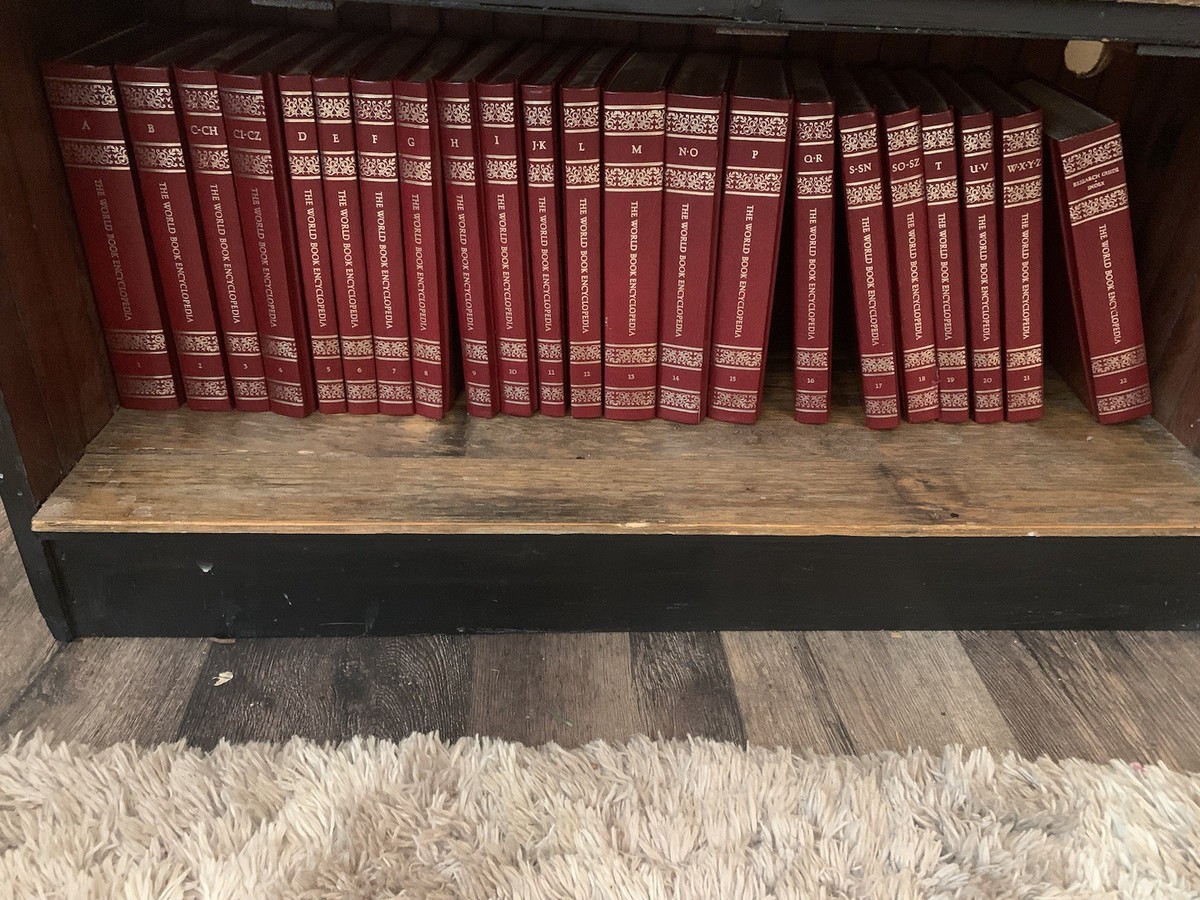 1981 World Book Encyclopedia 22 Vol + Dictionary 2 Vol + 14