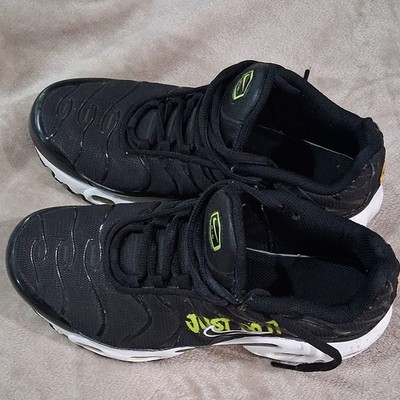Nike Air Max Plus Kids 4.5Y (UK 4/EU 36.5) Black/White/Volt DM3264-001