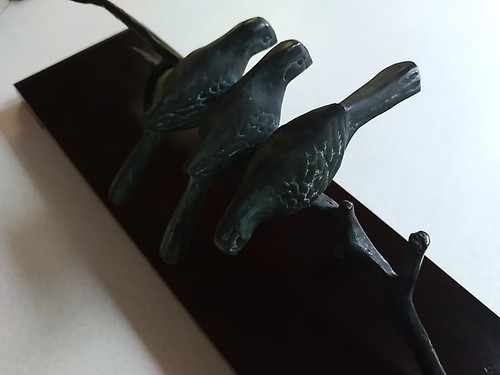 Muy Bonita Decoración de 4 Pájaros de Latón Pátina Verde Verde en una Rama con Base de Madera - Imagen 4 de 20