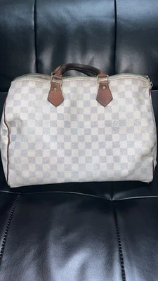 Louis Vuitton Speedy 30