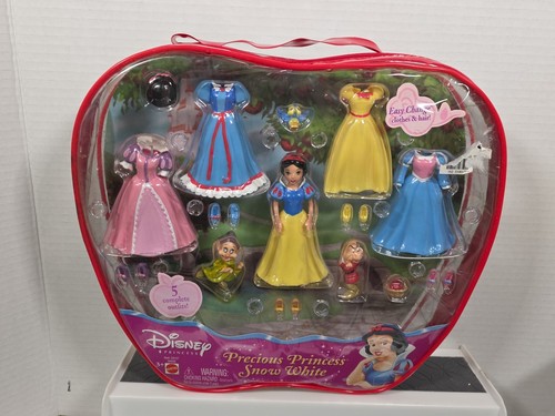 Disney 2004: Precious Princess Fashions Set - Schneewittchen - 5 Outfits - Mattel - Bild 1 von 14