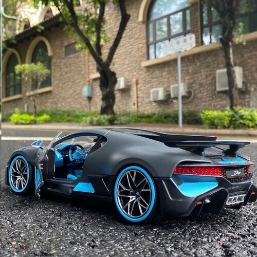 1:32 Bugatti Veyron Divo Model Car with Light and Sound Features - Bild 2 von 10