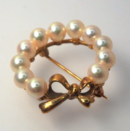 9ct Yellow Gold Brooch 11 White Pearls with Box
