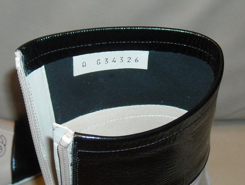 NWB AUTHENTIC Women's Chanel Calfskin Short Boots Size 37 Color Beige /Black - Picture 8 of 15