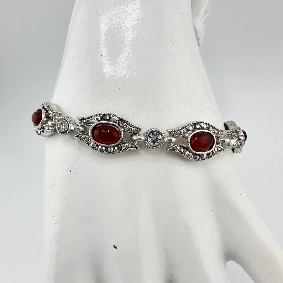 "Brazalete estilo victoriano mal de ojo imitación marcasita gema de vidrio rojo tono plata 6,75""" Foto 3 de 4