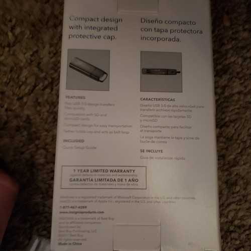 Insignia- USB 3.0 Memory Card Reader for Windows / MacOS SD / Micro SD - Picture 2 of 2