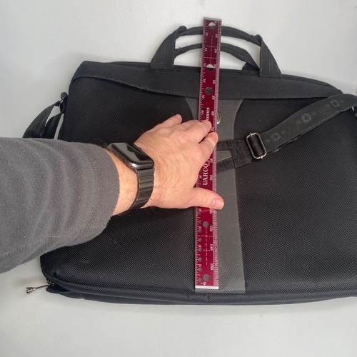 Swiss Army Wenger Laptop Sleeve 16" Black, Checkpoint Friendly, EUC - Picture 16 of 16