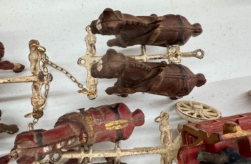Giocattolo vintage in ghisa - 8 ganci per cavalli Clydesdale che tirano un carro - Foto 6 di 14