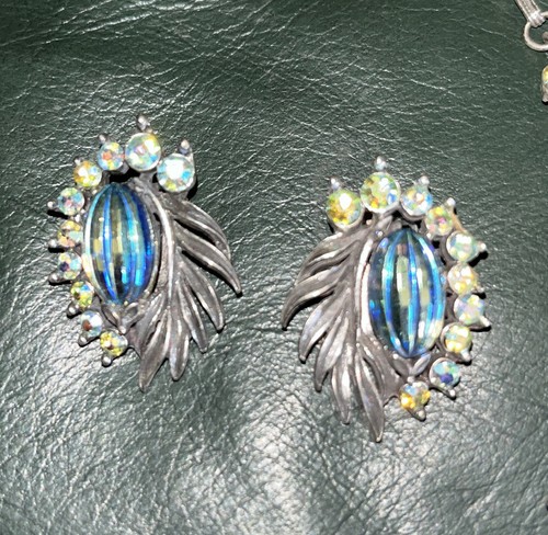Florenza Set Necklace Earrings Rare 1950's Blue Melon Glass Signed - Picture 4 of 10