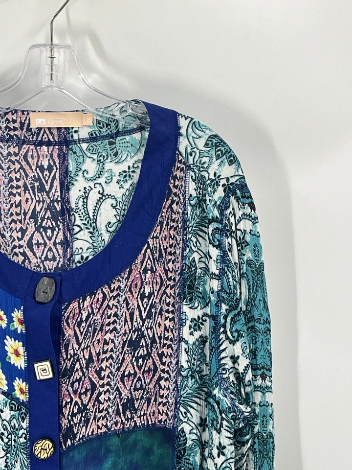 Top manga larga estampado funky La Cera arte para usar talla 1X botones de madera Foto 2 de 4