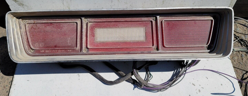 Luz trasera izquierda Plymouth Fury 1975-76 - Imagen 1 de 8