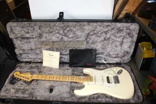 2017 Fender American Professional Stratocaster HSS Shawbucker Olympic White Case