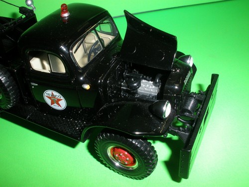 1st First Gear Texaco 1946 Dodge Power Wagon Truck 19-2475 Diecast 1/30 MIB - Picture 4 of 6