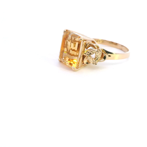 Elegant Yellow Gold Citrine Ring - Classic and Timeless - 第 1 支影片,共 1 支