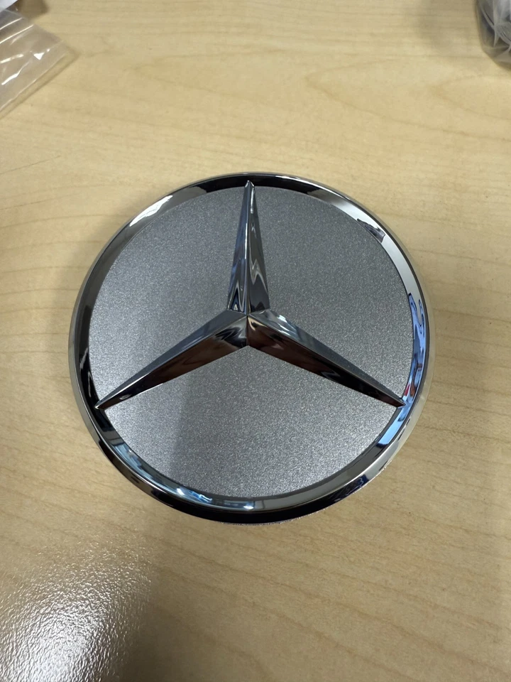 Mercedes-Benz OEM Wheel Center Caps - Set of 4 66470202 - Image 2 of 3