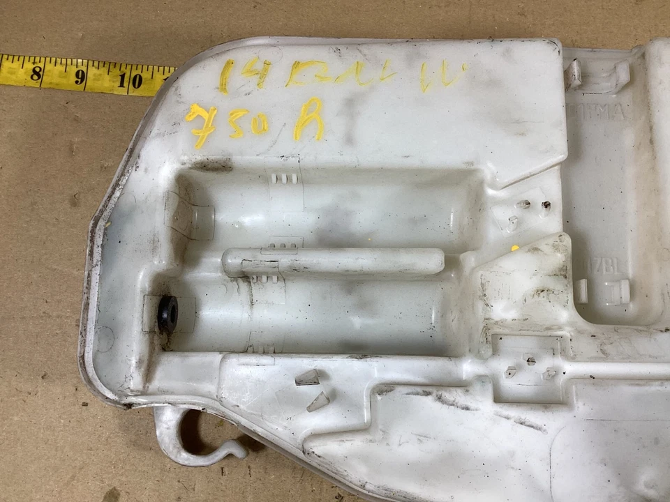 BMW 750i 2010-2015 lavadora de parabrisas botella tanque motor 8050439 OEM. Foto 4 de 4