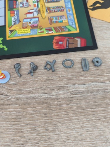 THE SIMPSONS Clue Board Game 2nd Edition 2002 Parker Brothers Complete - Picture 3 of 10