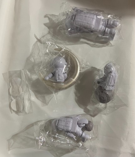 Moon Space Astronaut Statue Figurine Ornament Decoration Crafts Arts 4 pcs - Picture 4 of 7