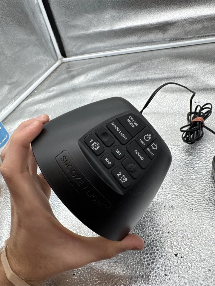 La Crosse Technology C85135 Color Mood Light Alarm Clock with Nature Sounds.  14 - Image 4 of 4