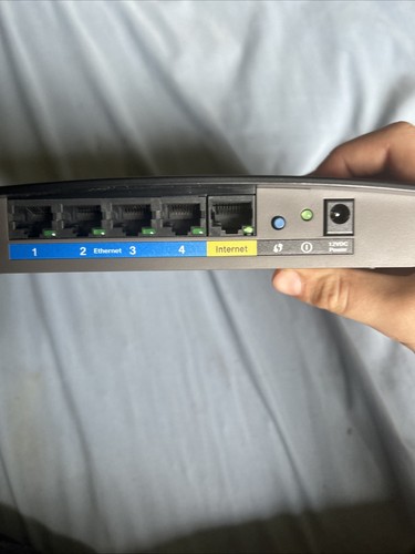 Cisco Linksys E2500 - Picture 3 of 3
