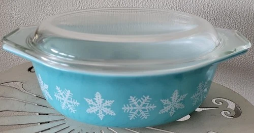 Vintage PYREX “Snowflake” Turquoise Oval Casserole Dish With Lid 1.5 Qt #043