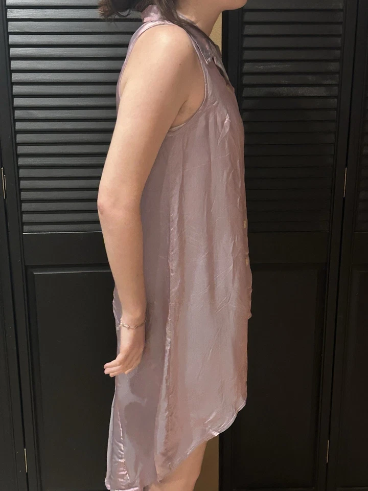 Top vintage (años 80) Contempo Casuals SS Hi-Lo satinado lila con plisado en la parte posterior Foto 3 de 4