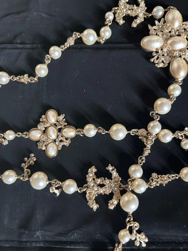 Collar de perlas CHANEL vintage 63 cm. ¡Revisa las fotos para ver si hay desgaste!! Foto 4 de 4