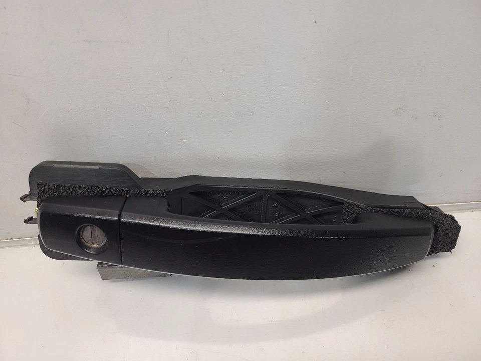 Maçaneta externa dianteira esquerda para motoristas esportivos Chevrolet Captiva 2012 *preta* - Imagem 2 de 4