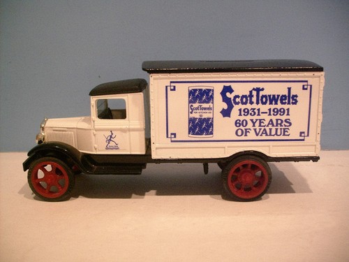 New ScotTowels 1:34 Scale 1931 Hawkeye Motor Diecast Bank By Ertl Co. - Picture 2 of 6
