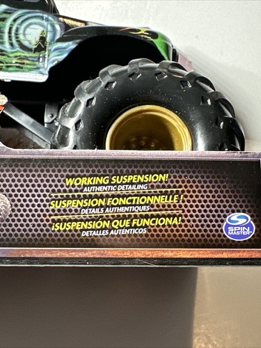 2023 MONSTER JAM Grandma Grave Digger Series 18 | 1/24 Scale GRAVE DIGGER New - Picture 11 of 18