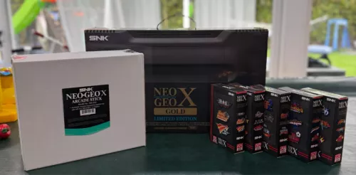 Neo Geo X Gold-Limited Edition + Neo Geo X Classics Volume 1,2,3,4,5 + Stick NEW