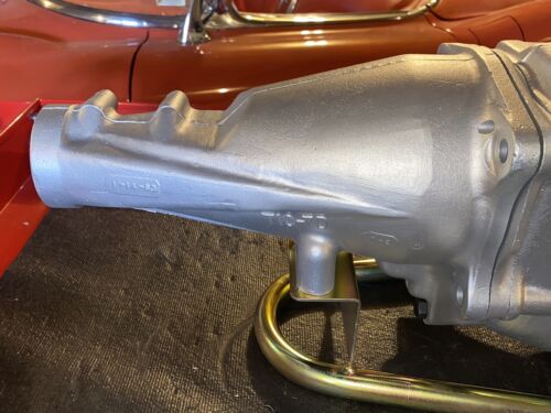 1963 Chevrolet Borg Warner T10 4 Speed Transmission Case Date Matched NICE - Picture 8 of 13