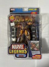 MARVEL LEGENDS    MODERN ARMOR IRON MAN    W TRADING CARD. SERIES 8. 2004 ToyBiz