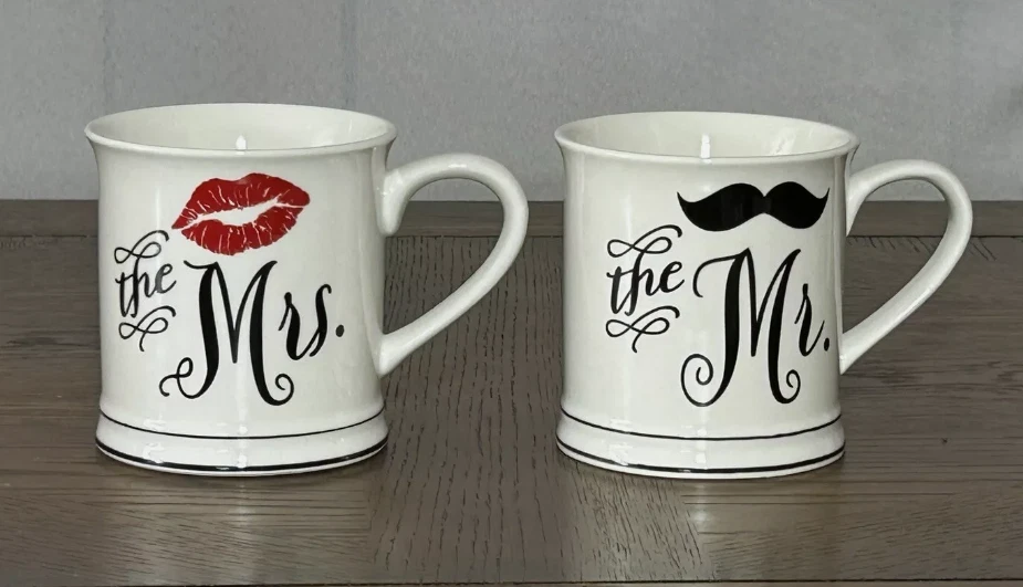 Conjunto de presente caneca de café The Mr. & The Mrs. novo sem etiquetas por Home Essentials canecas para casais - Imagem 3 de 4