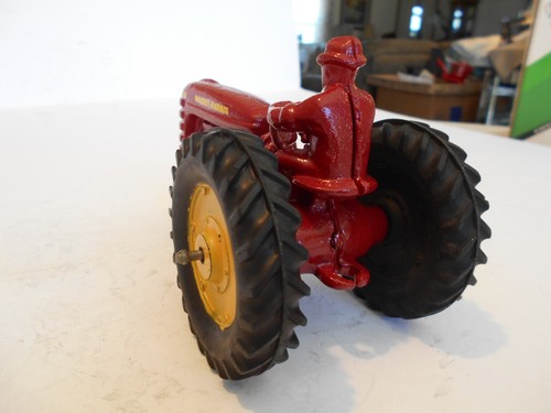 Vintage 1940s Hubley 1:24th Scale Massey-Harris 44 Tractor, Narrow Front, Used - Picture 18 of 23