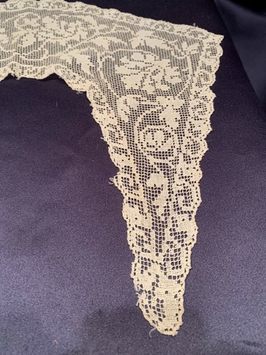 Antique Off White Filet Lace Ladies Collar - Picture 4 of 4