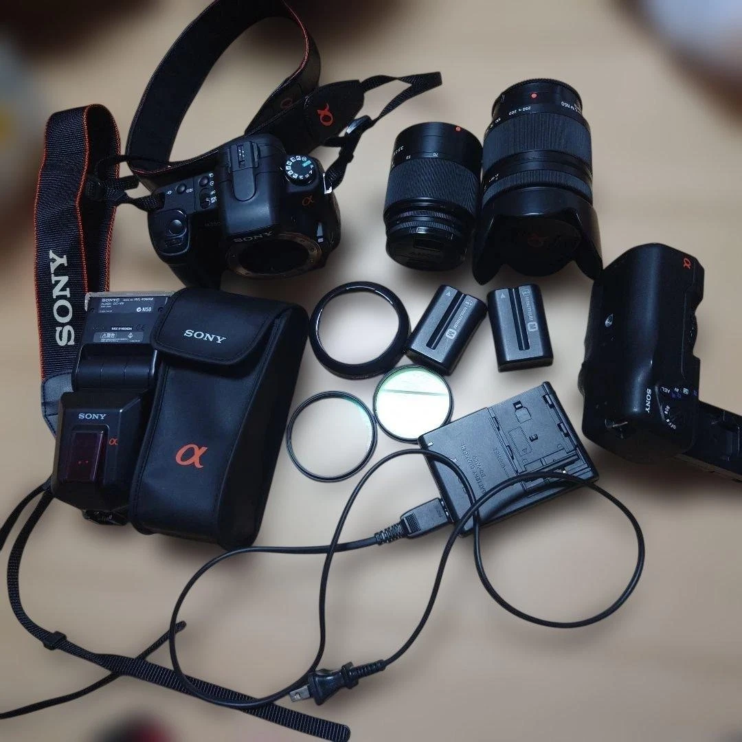 SONY α350 Zoom Lens Kit Sony Alpha DSLR-A350 Kit 14.2-megapixel digital SLR camera with 18