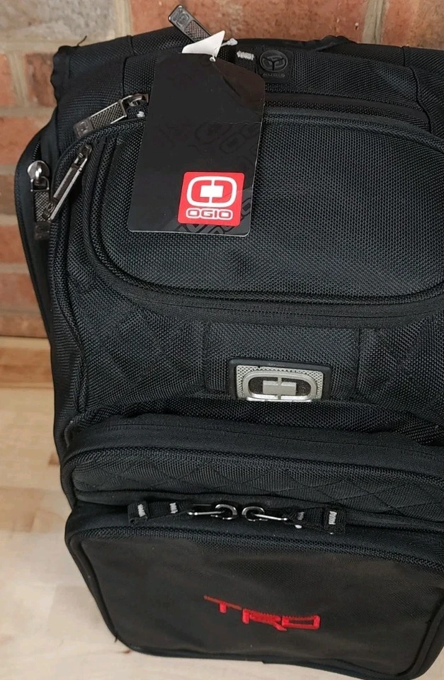 Mochila OGIO Epic TRD Toyota Racing Development preta nylon bolsa de viagem Nascar - Imagem 4 de 4