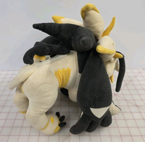 Pokemon Plüsch Dämmerungsmähne Necrozma Poke Plüschtier Stofftier Pokemon Center Original - Bild 3 von 8