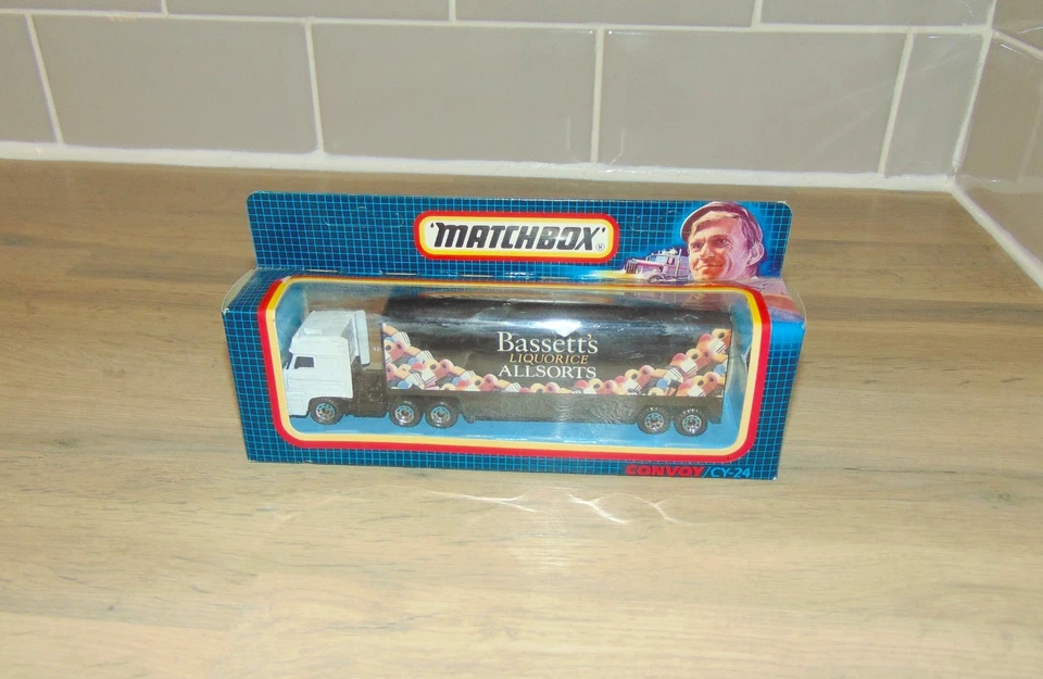 Matchbox Convoy CY24 DAF Box Car Truck Bassett's Liquorice Allsorts New in Box - Image 4 of 4