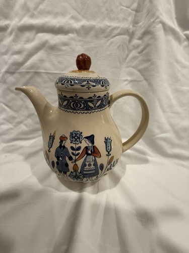 Vintage Johnson Bros Staffordshire Old Granite Hearts & Flowers Teekanne England