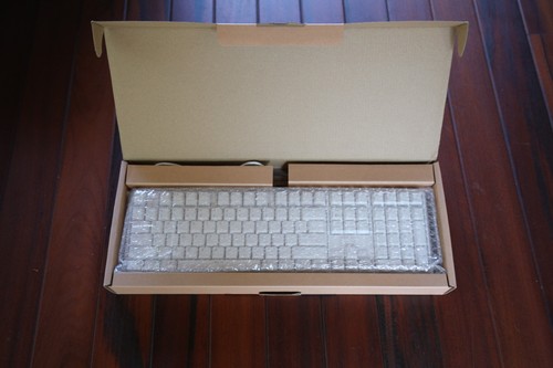Used Niz Plum x108 RGB keyboard in excellent condition - Afbeelding 5 van 6
