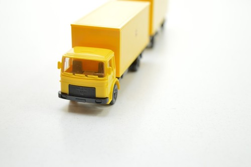 WIKING 1/87th MAN LORRY & TRAILER - Picture 2 of 11