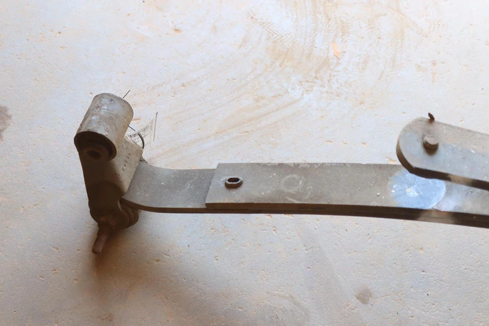 2014-2019 CHEVY SILVERADO 1500 REAR LEFT SUSPENSION LEAF SPRING OEM - Image 3 of 4