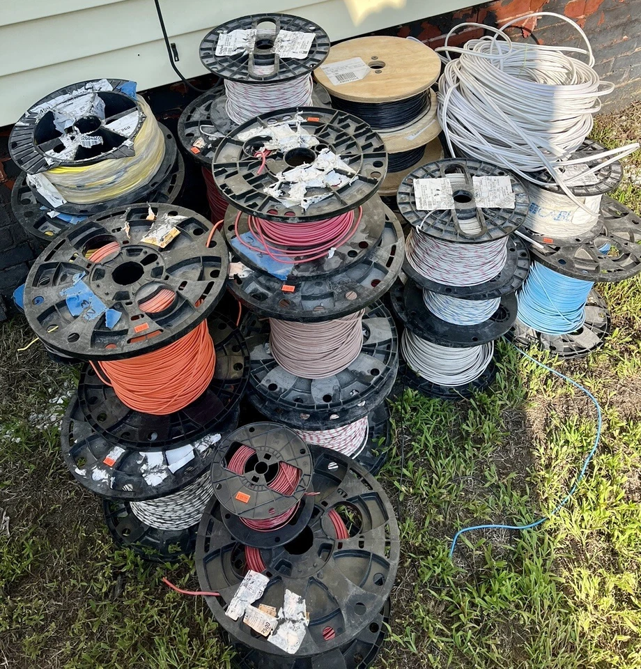 Encore Slick #10 AWG Solid THHN/THWN-2/MTW Building Wire Blue/White Stripe 25 Ft - Image 3 of 4