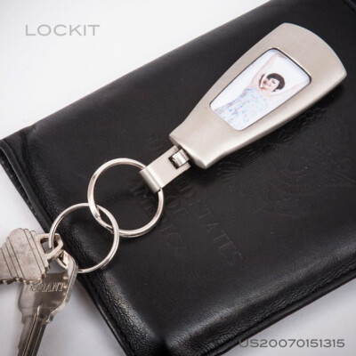 Umbra LOCKIT Photo Keyring Key Chain Nickel Modern Sleek modern stylish