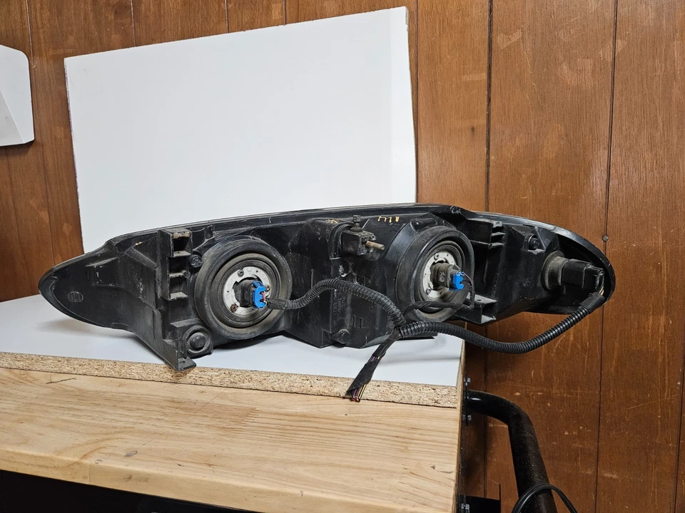 1998-2004 DODGE INTREPID RIGHT PASSENGER SIDE HEADLIGHT HEADLAMP OEM, 114-02685 - Image 4 of 4