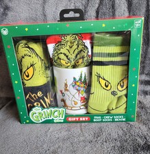 NWT Men's The Grinch Christmas gift set: mug, crew socks, boot socks, beanie