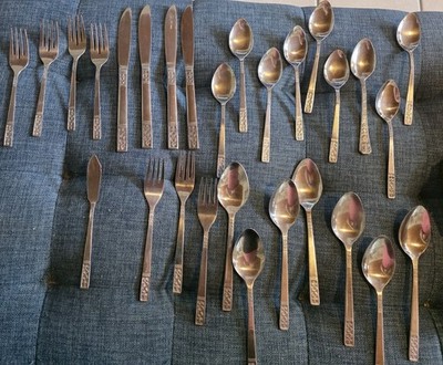 Vintage Customcraft Fleur De Lis Stainless Flatware Set Taiwan Service Lot Of 26
